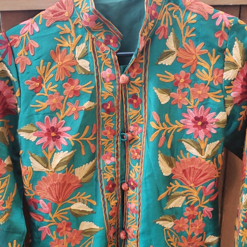 Hand embroidered Indian kurta